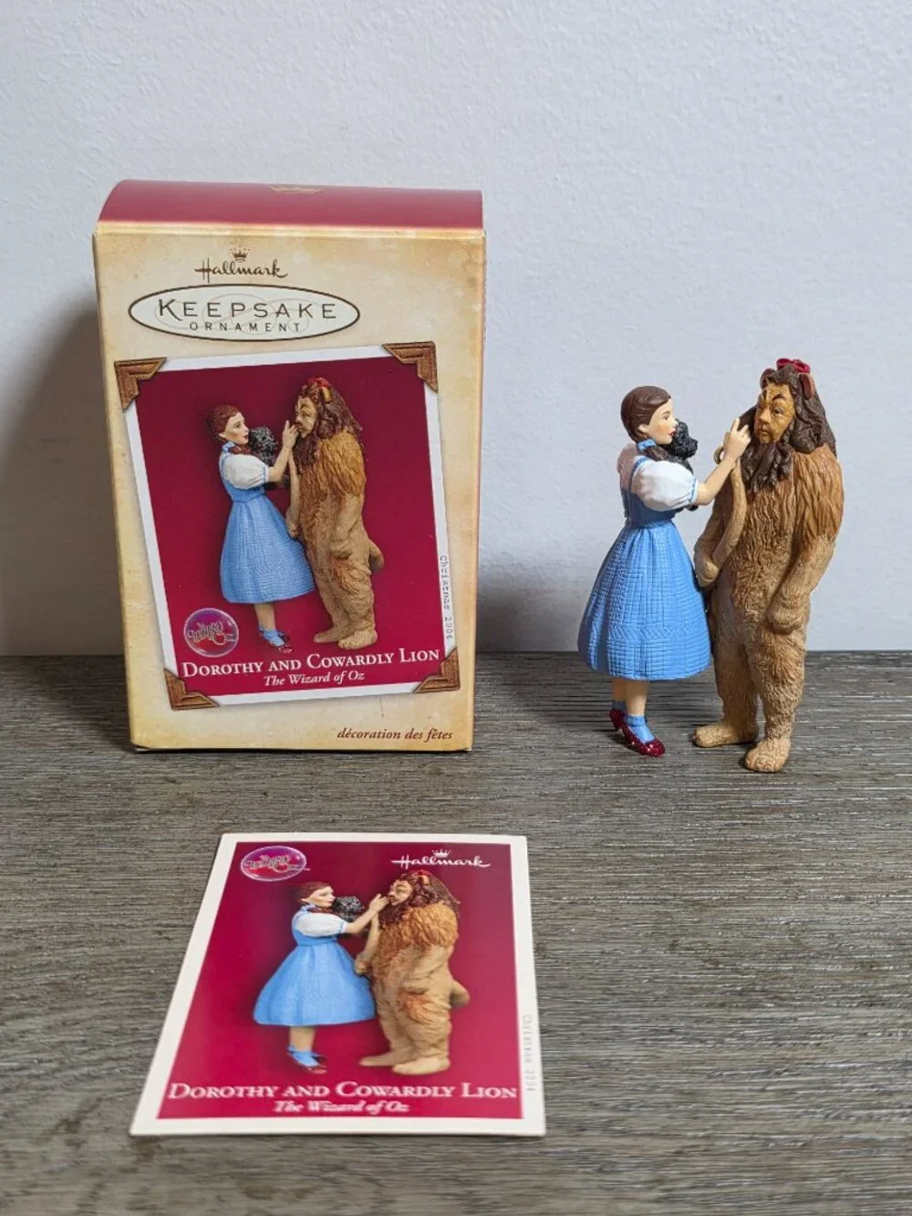 Dorothy and Cowardly Lion Hallmark Keepsake Ornament The Wizard of Oz 2004